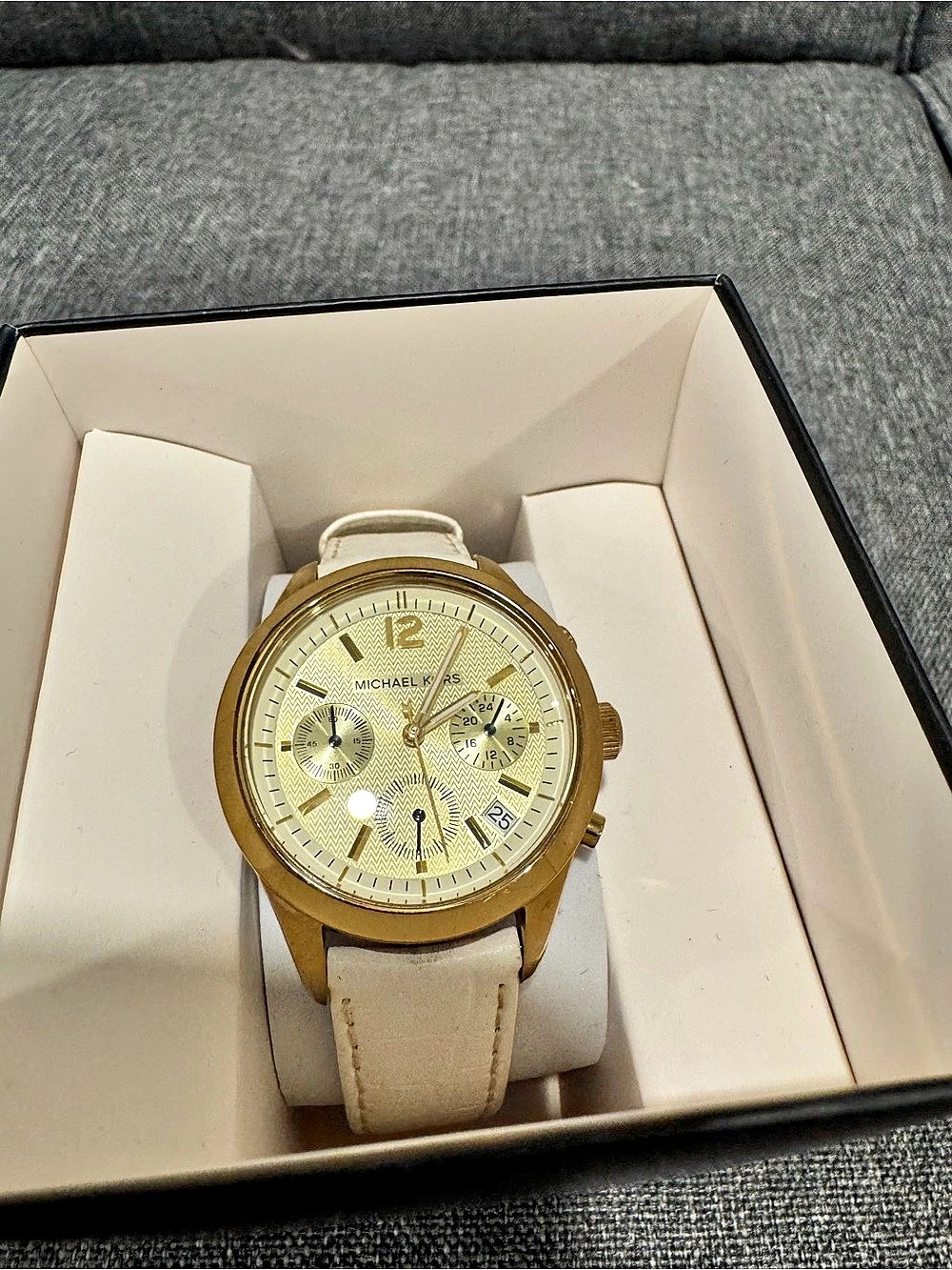 Michael Kors Mk-5285 Gold & White Chronograph Watch